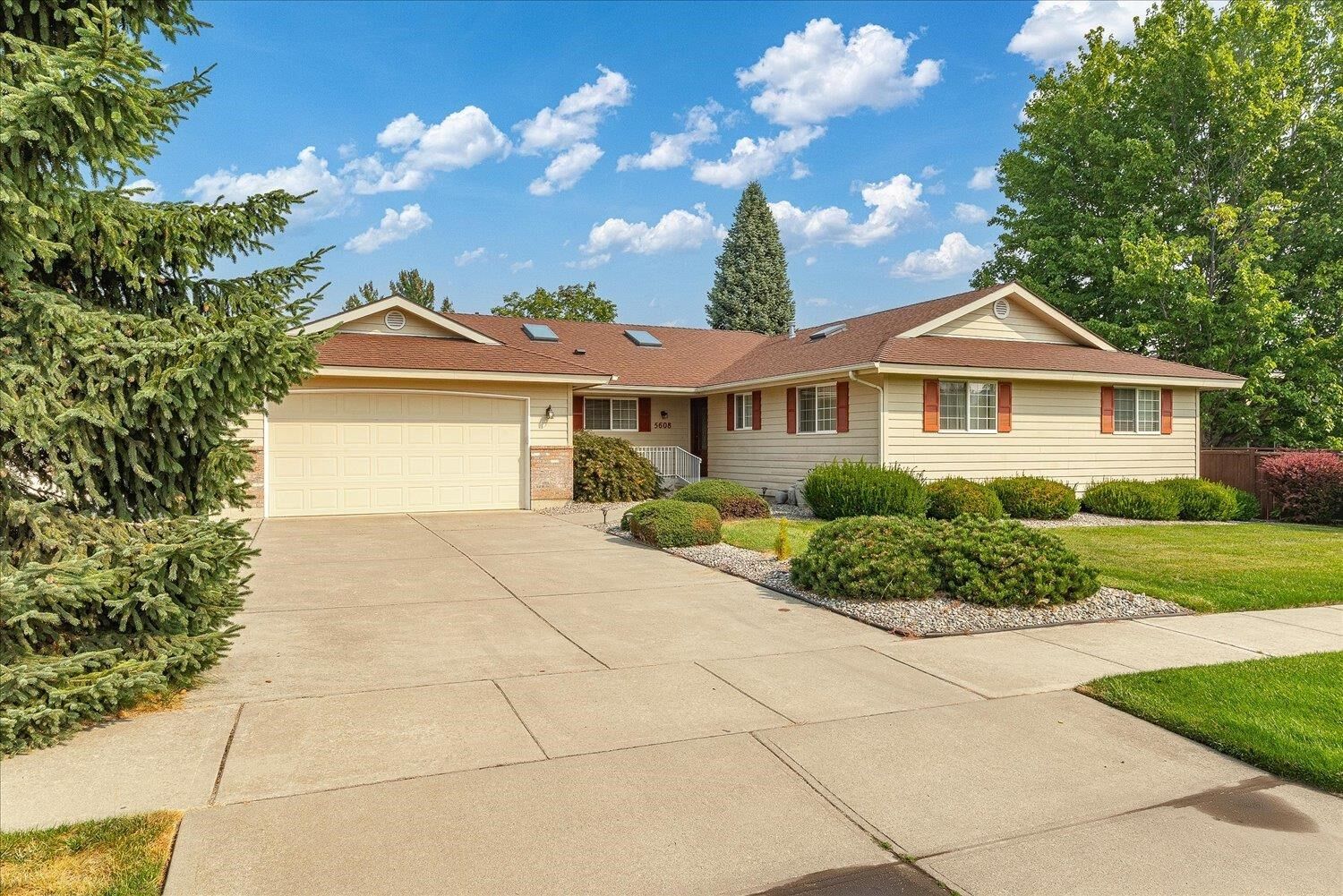 Property Photo:  5608 W Bedford Ave  WA 99208 