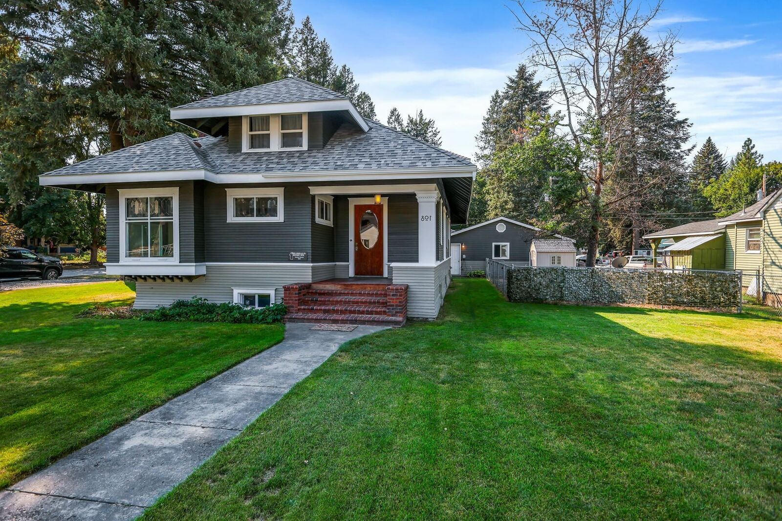 Property Photo: 801 W 4th St WA 99156