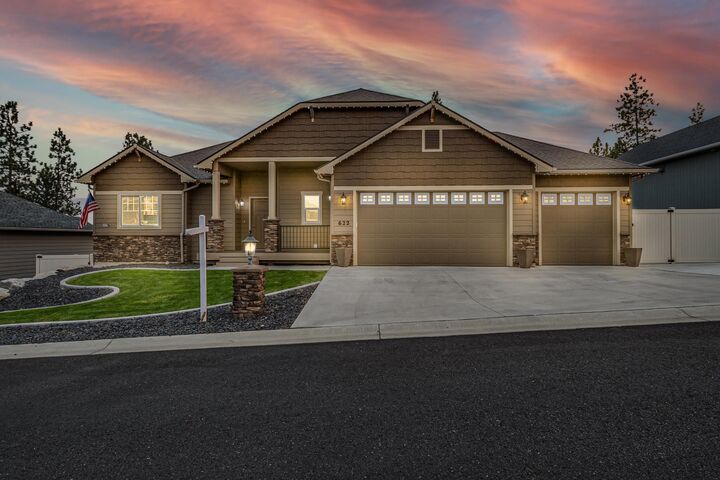 Property Photo:  622 E Country Hill Ln  WA 99208 