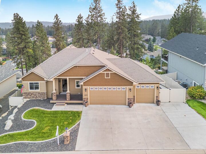 Property Photo:  622 E Country Hill Ln  WA 99208 