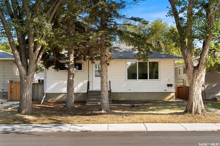 Photo de la propriété:  5 Dixon Crescent  SK S4N 1V3 