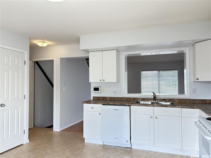 Property Photo:  462 Rutherford Crescent  SK S7N 4X7 