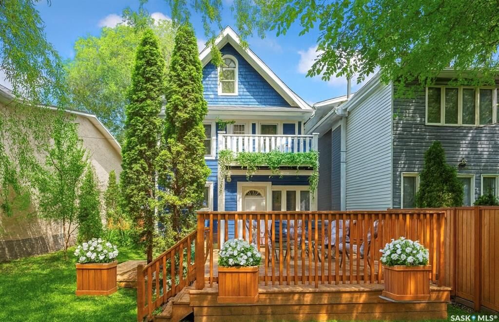 Property Photo:  1018 Aird Street  SK S7N 0T1