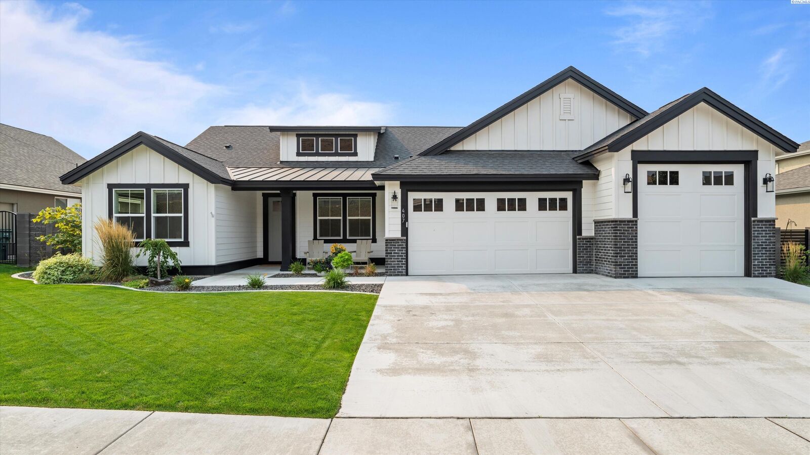 Property Photo: 407 Ventus St WA 99352