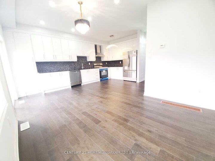 Photo de la propriété: 87 Pearcey Crescent ON L4N 6R7