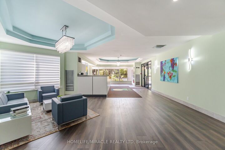 Property Photo:  26 Hanover Road 1705  ON L6S 4T2 
