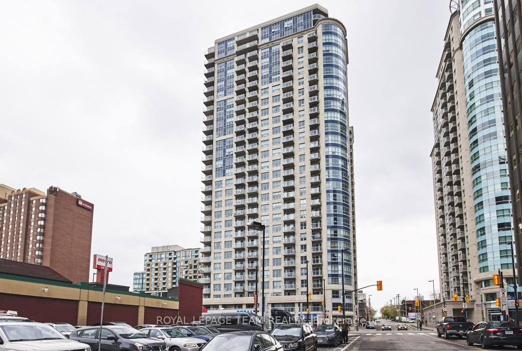 Property Photo:  242 Rideau Street 1303  ON K1N 0B7 