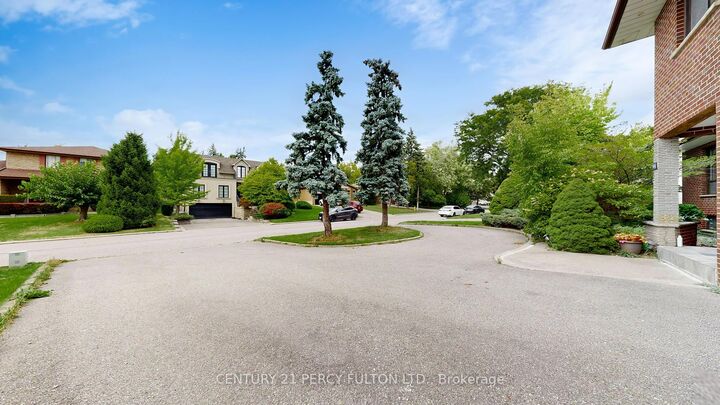 Property Photo: 53 Poinsetta Drive ON L3T 2T7
