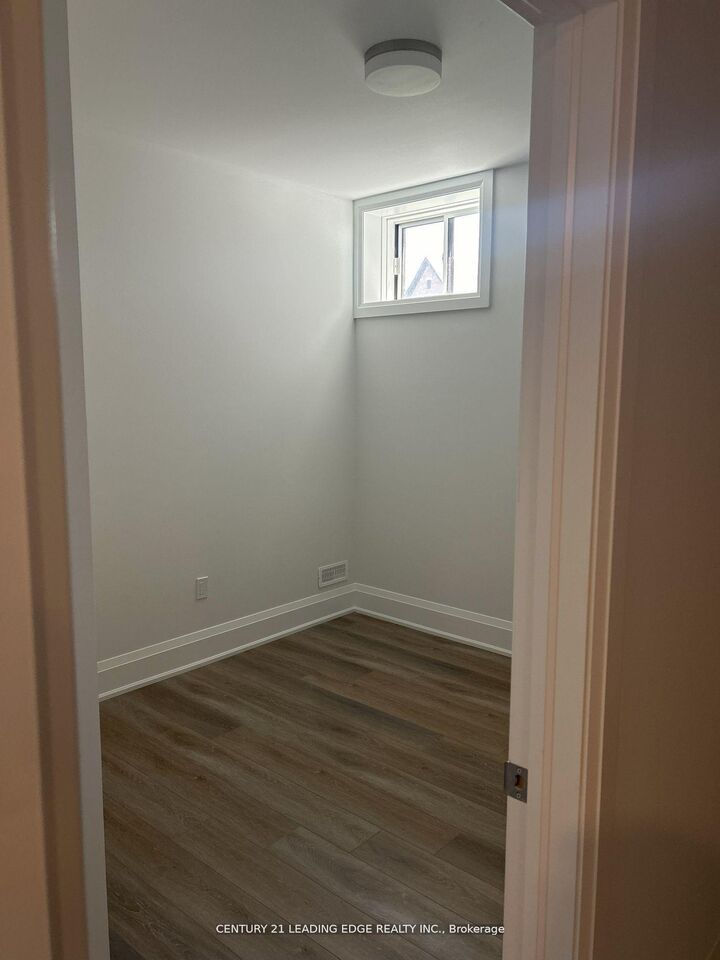 Property Photo: 527 Kleinberg Summit Way ON L4H 4T5
