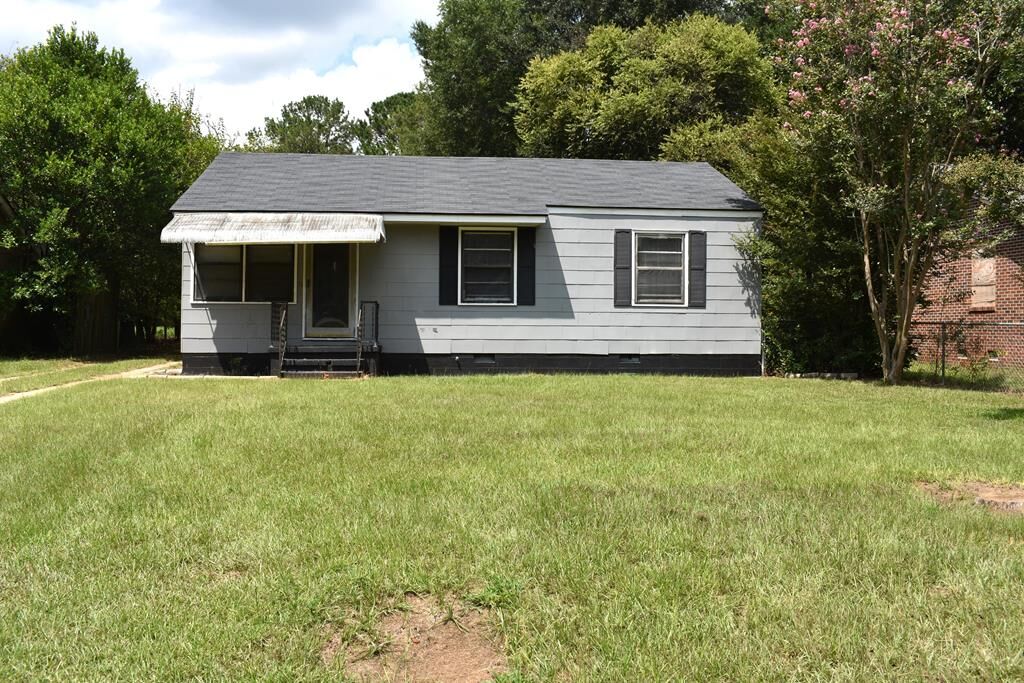 Property Photo: 1225 Lincoln Avenue GA 31707