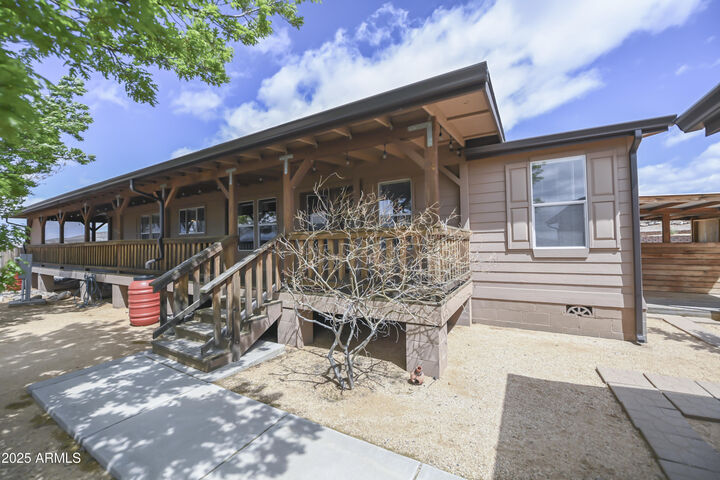 Property Photo:  17985 E Hunter Lane  AZ 86327 