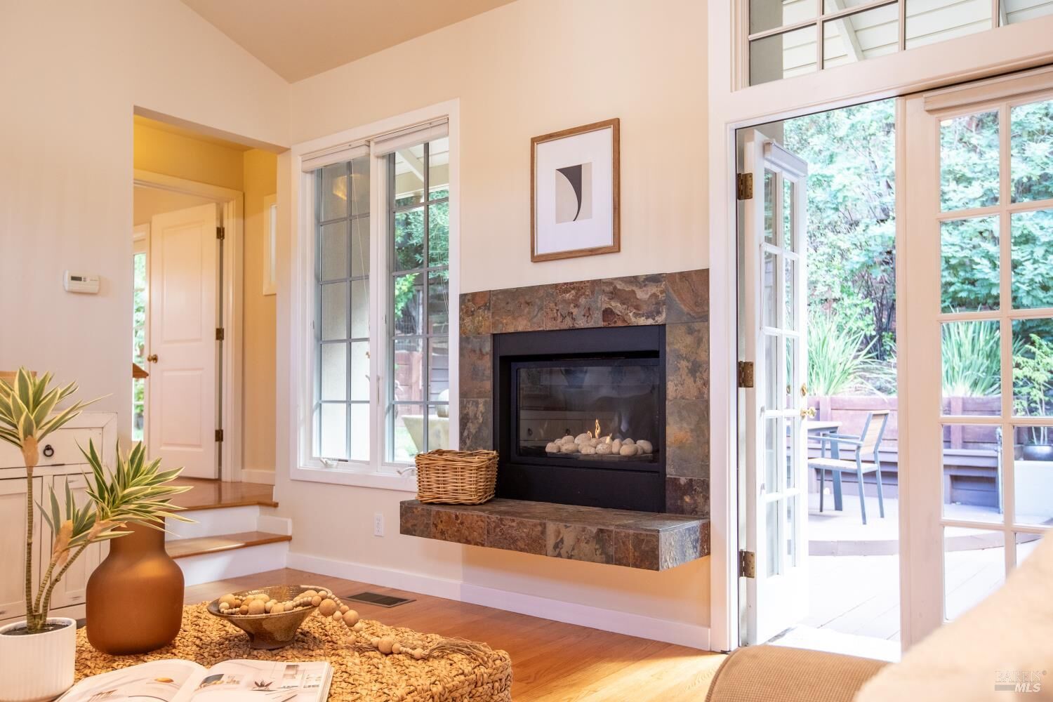 Property Photo:  2 Alvina Avenue  CA 94901 