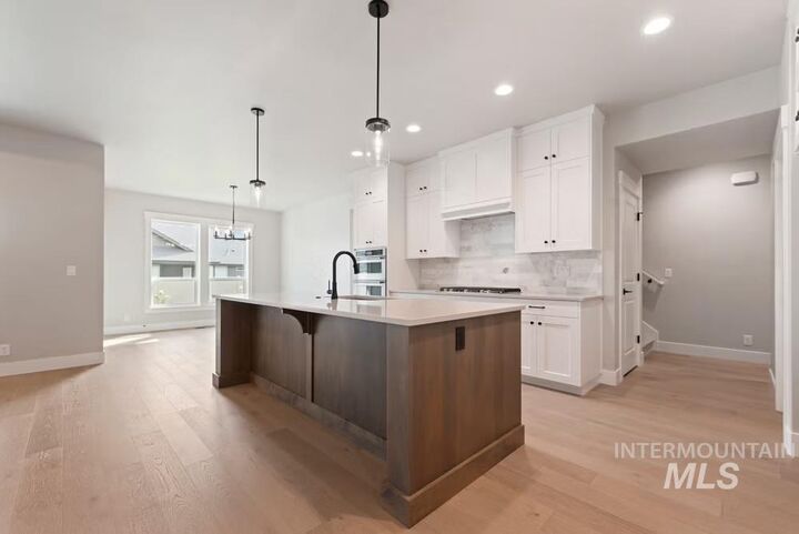 Property Photo: 2084 N Hurtsville Ave. ID 83634