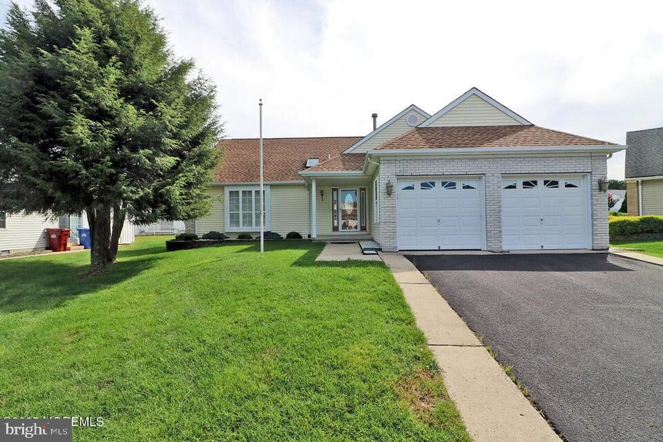 Property Photo:  5 Corfu Court  NJ 08757 