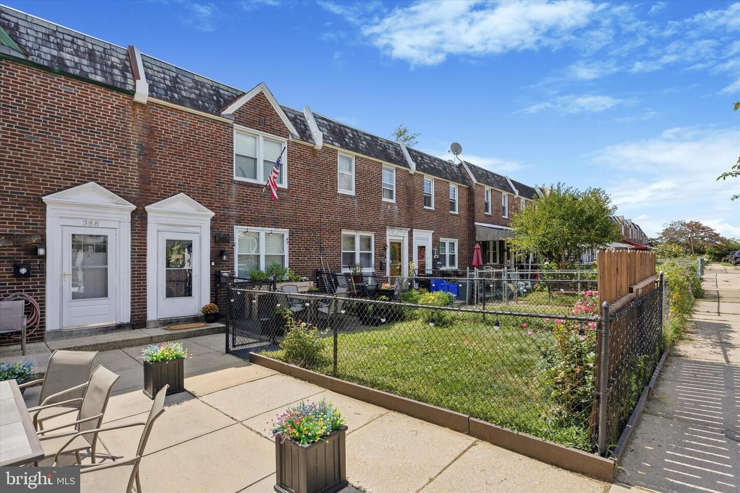 Property Photo:  386 Dawson Street  PA 19128 