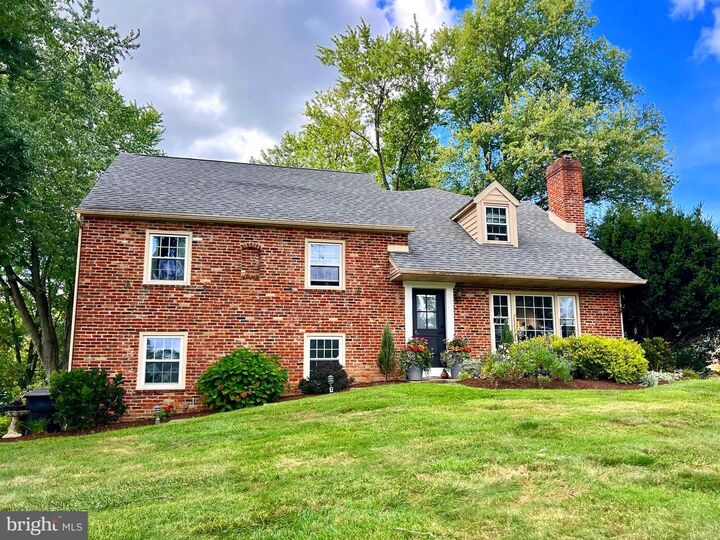 Property Photo: 22 Salisbury Lane PA 19355