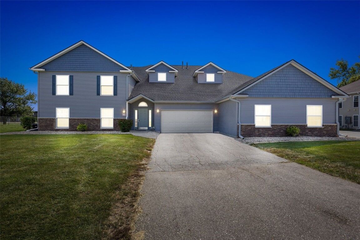 Property Photo:  4460 Westchester Drive NE C  IA 52402 