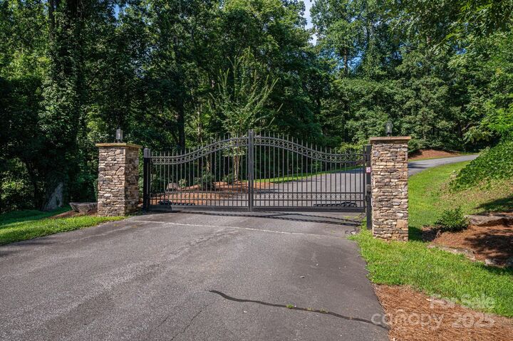Property Photo:  22 Highland Drive  NC 28746 