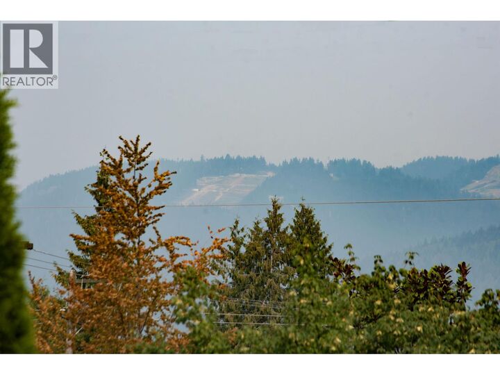 Photo de la propriété:  847 East 13th Street  BC V7L 2M8 