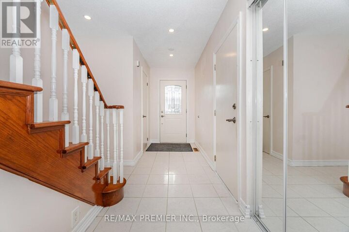 Property Photo: 5 Magdalena Court ON M9V 4S7