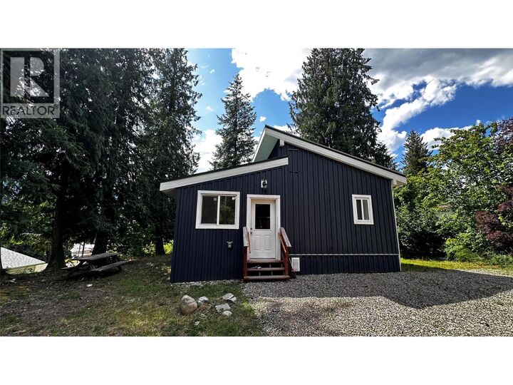 Property Photo:  811 Victoria Street  BC V0G 1M0 