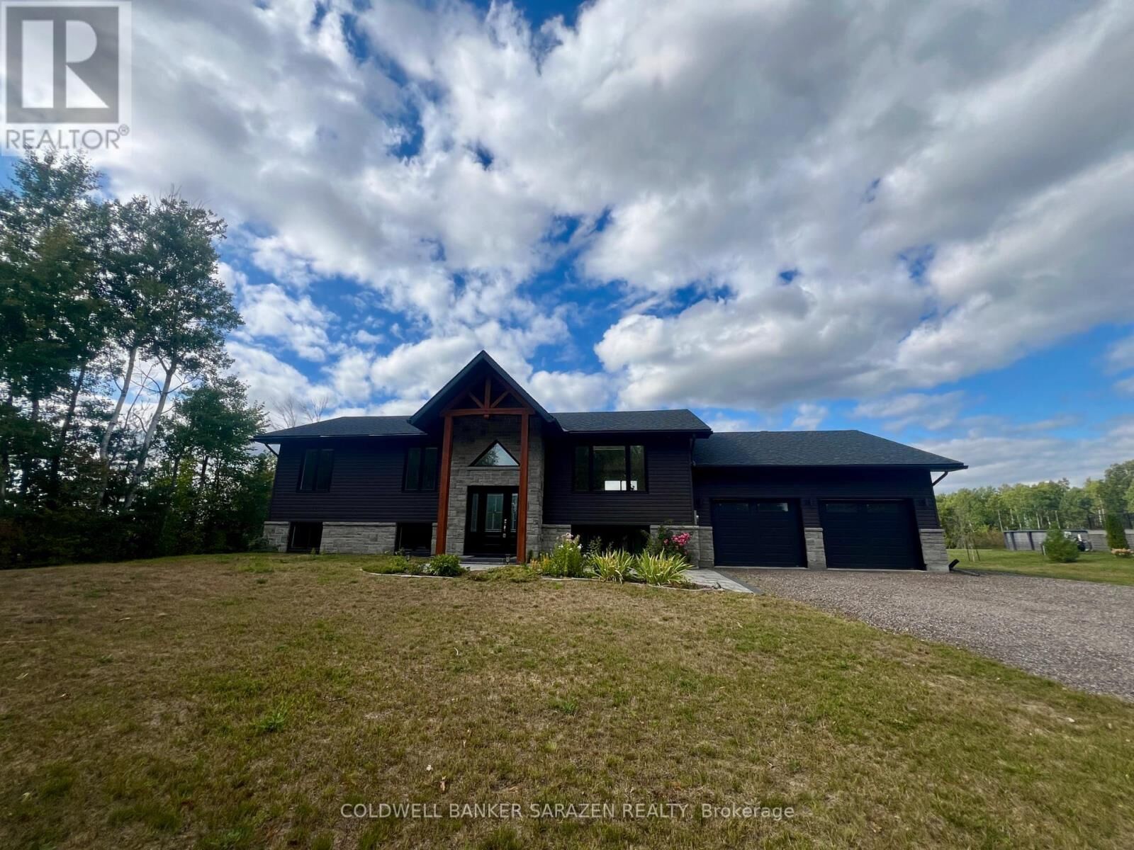 Property Photo:  902 Munro Drive  ON K7S 3G8 