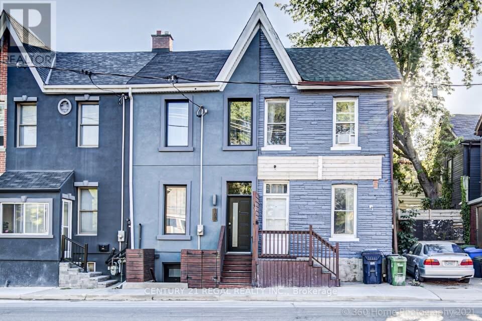 Property Photo:  110 Carlaw Avenue  ON M4M 2R7 