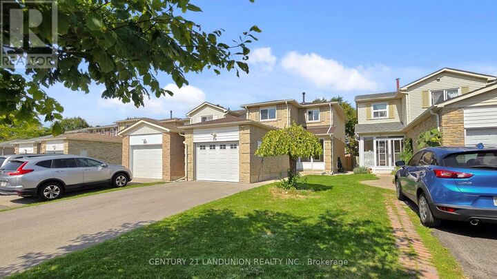 Property Photo:  78 Maresfield Drive  ON M1V 2X2 