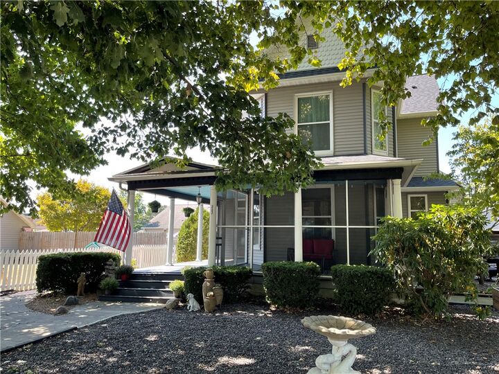313 N Hamilton Street  Sullivan IL 61951 photo