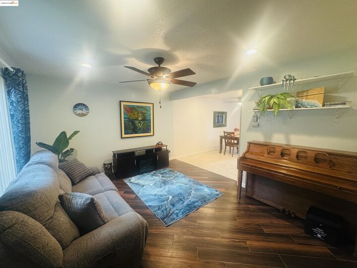 Property Photo:  38521 Royal Ann Cmn  CA 94536 