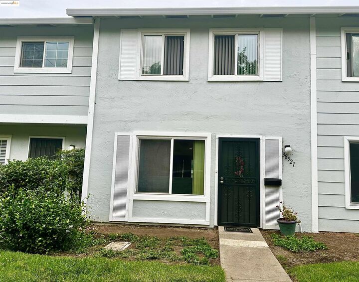 Property Photo: 38521 Royal Ann Cmn CA 94536