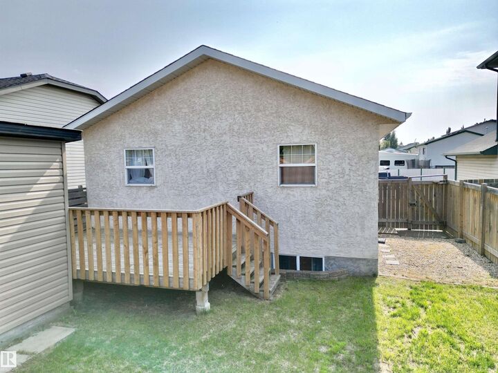 Property Photo:  70 Heatherglen Crescent  AB T7X 3X5 