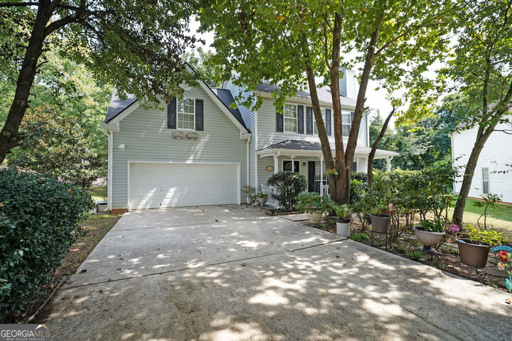 Property Photo: 7728 Town Court GA 30236