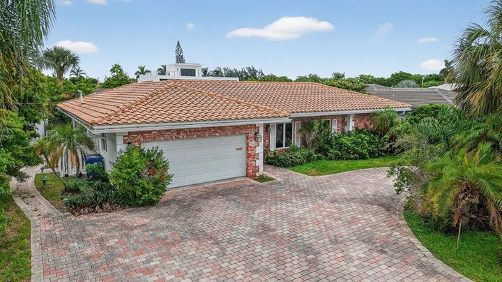 Property Photo:  2811 NE 59th St  FL 33308 