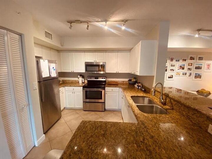 405 Villa Cir  Boynton Beach FL 33435 photo