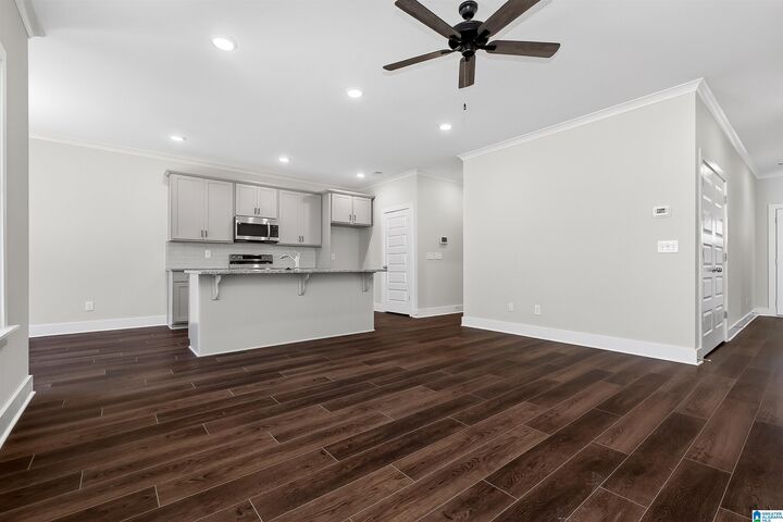Property Photo: 125 Townmoor Lane AL 35147