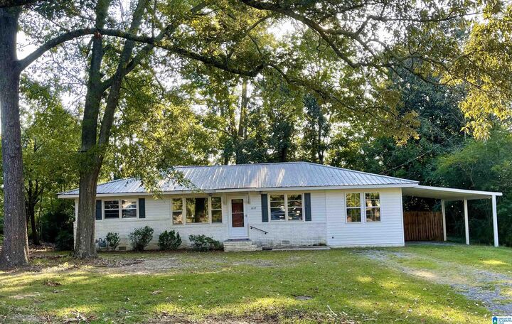 Property Photo: 1632 Denson Avenue AL 35055
