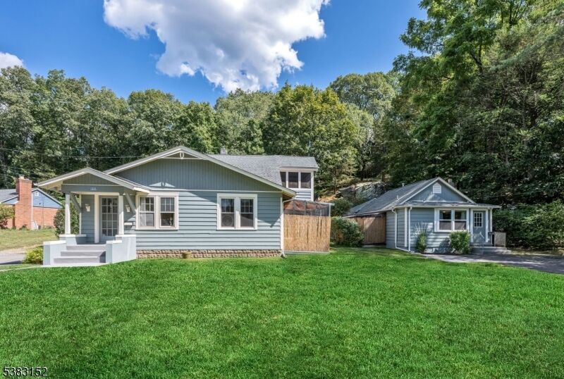 Property Photo:  1 Mountain Ave  NJ 07465 