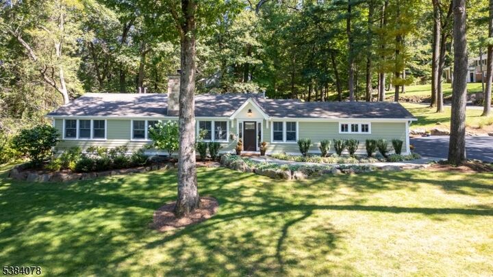 Property Photo:  140 Countryside Dr  NJ 07901 