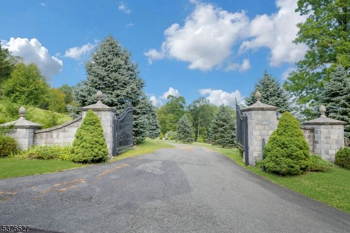 Property Photo:  6 Mountain Terrace  NJ 07825 