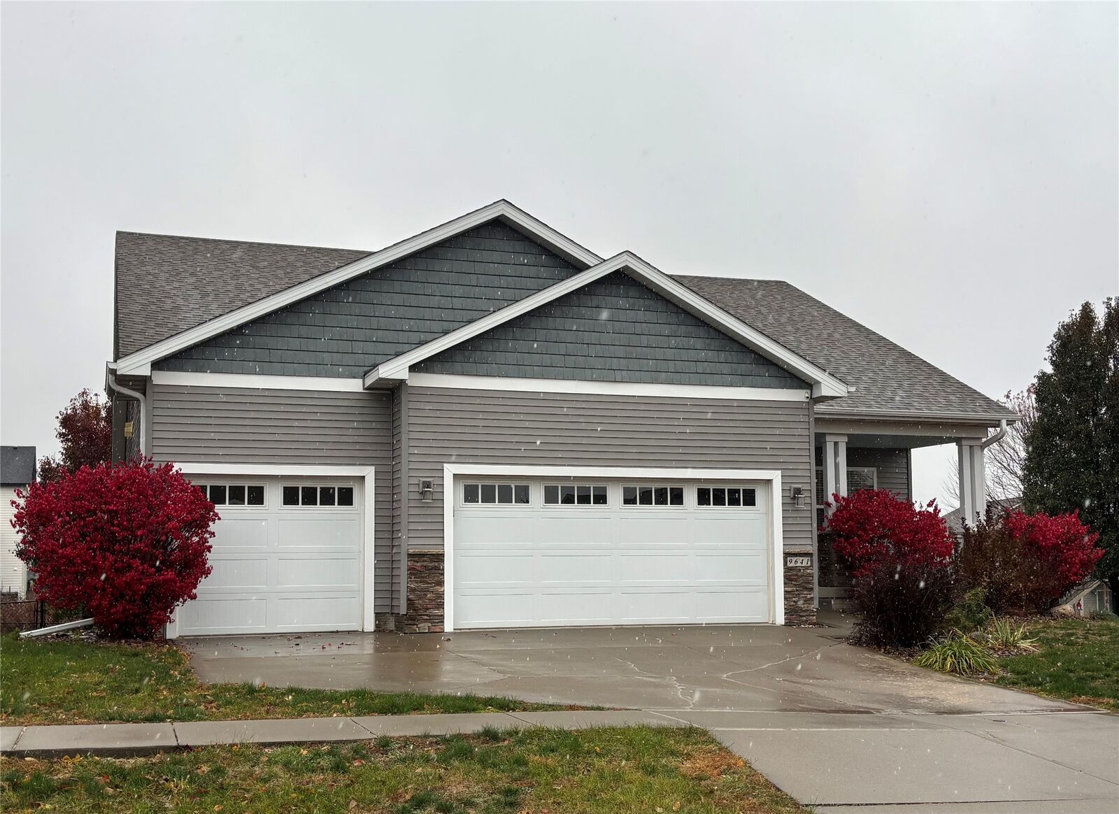 Property Photo: 9641 Valley Parkway IA 50131