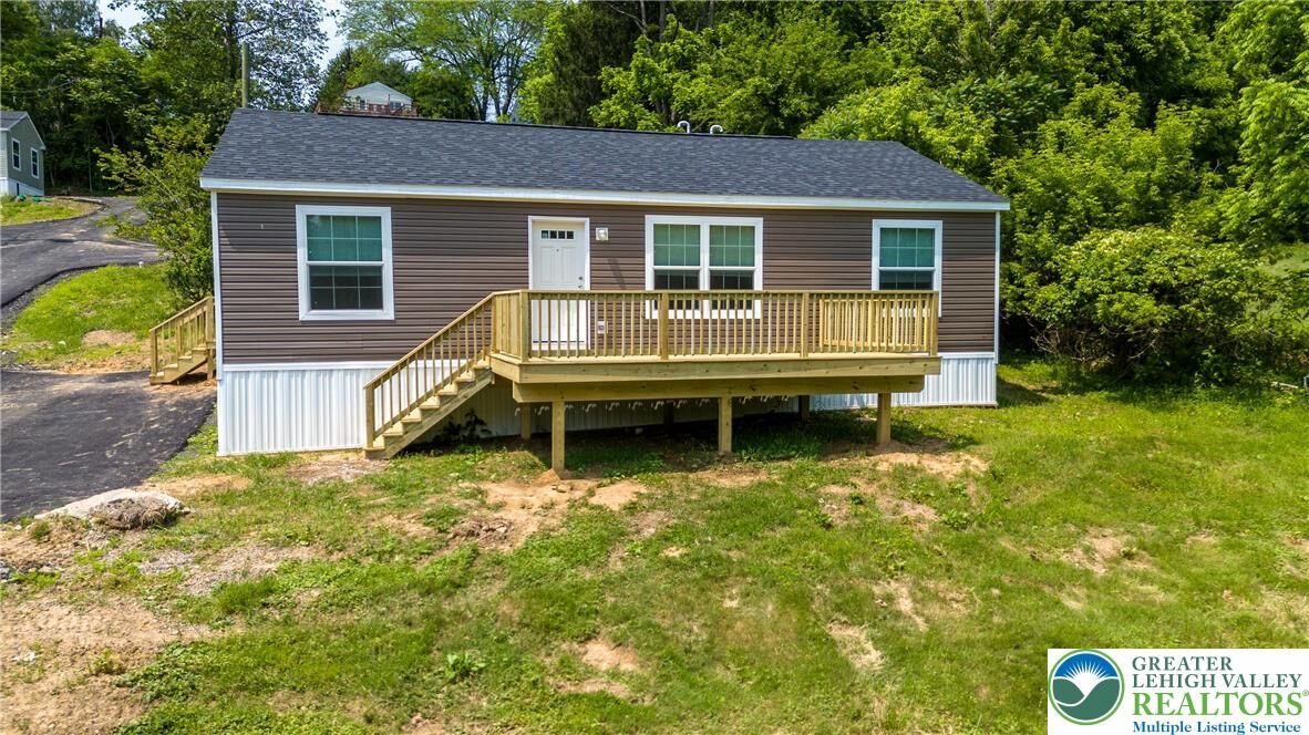 Property Photo: 465 Royal Manor Road Lot 7 PA 18042