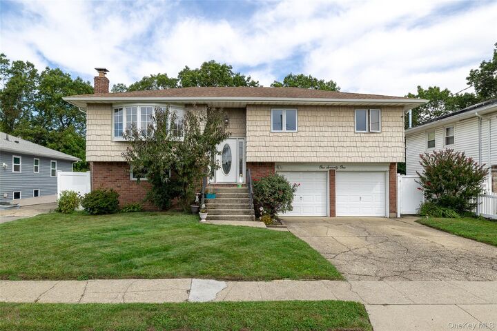 171 N Albany Avenue  Massapequa NY 11758 photo