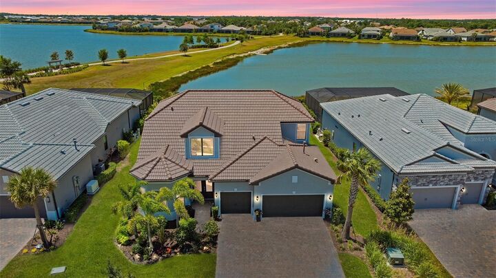 Property Photo:  7889 Mainsail Lane  FL 34240 