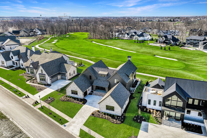 Property Photo: 1445 Chatham Rdg Court IN 46074