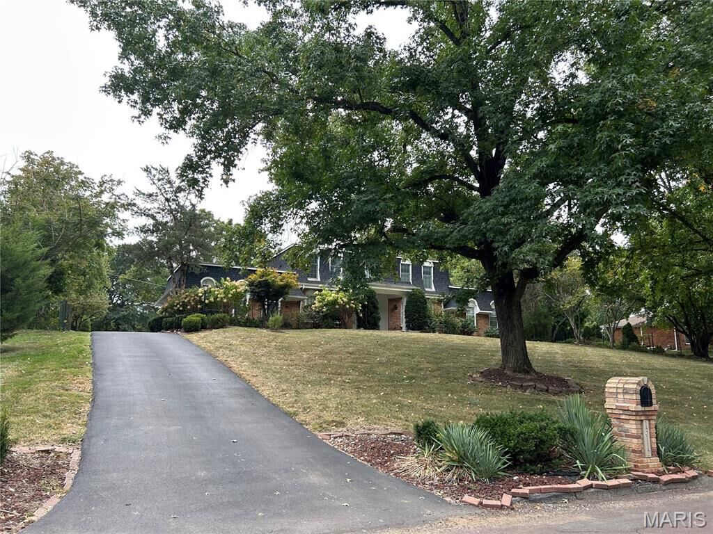 Property Photo: 13112 Thornhill Drive MO 63131