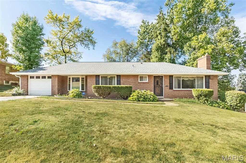 Property Photo:  150 Signal Hill Drive  MO 63121 