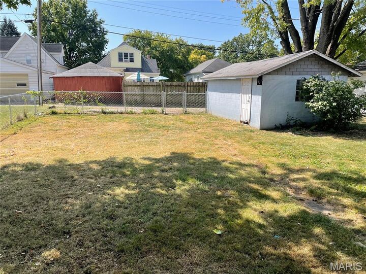Property Photo: 809 Logan Street IL 62002