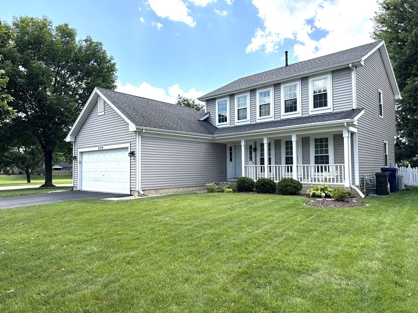 Property Photo:  1119 Mallory Court  IL 60540 