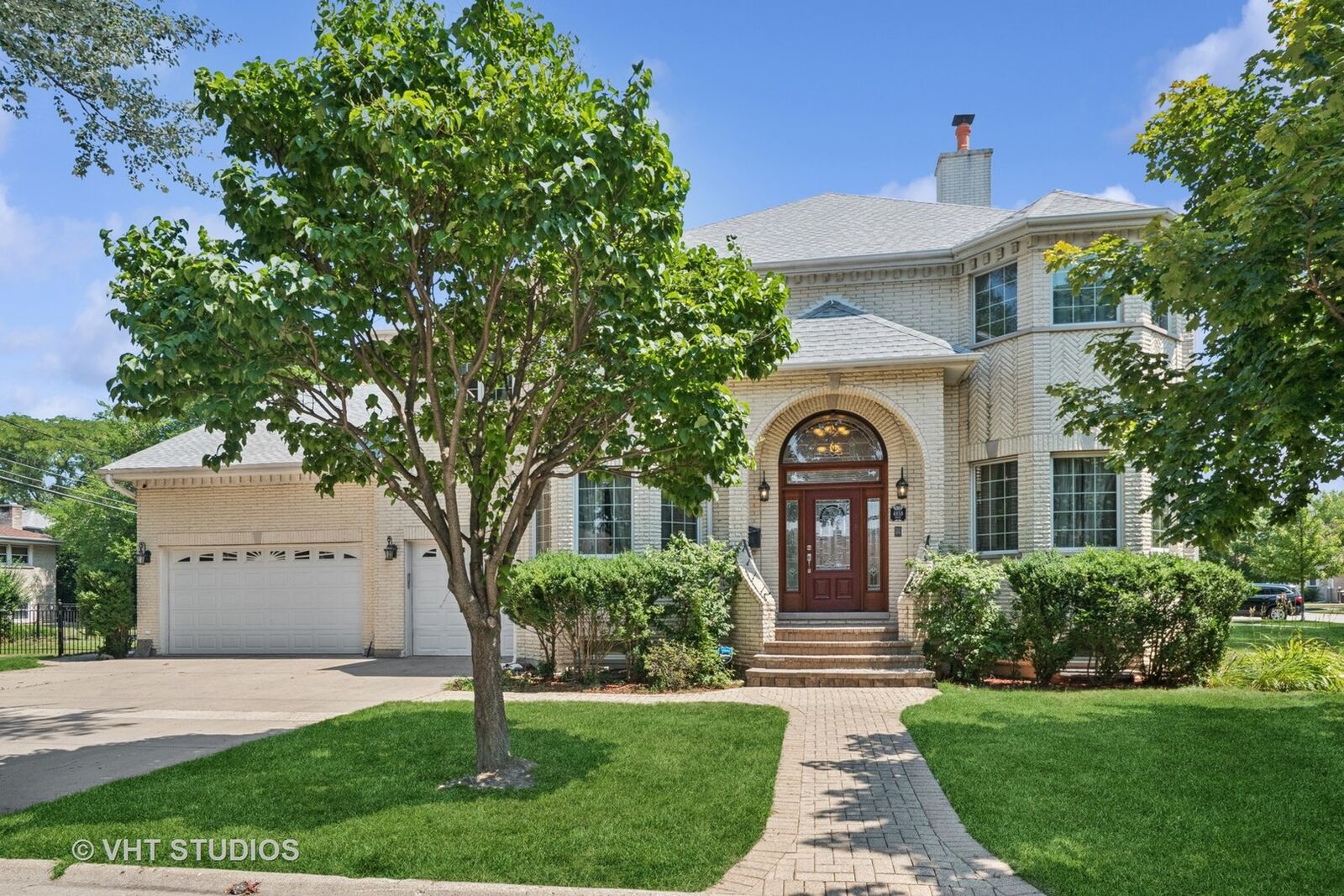 Property Photo: 4858 W Chase Avenue IL 60712